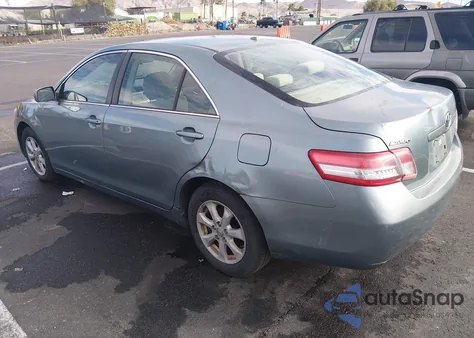 2010 Toyota Camry Le z USA, uszkodzony, nr VIN 4T4BF3EK5AR063254